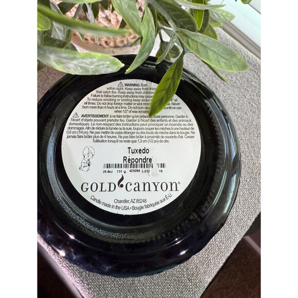 Gold Canyon Candles Large 26oz Tuxedo Highly Scented Candle Hard to Find - Picture 2 of 2